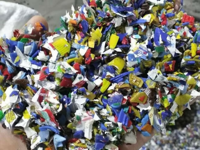 Отходы крышки ПНД после ванны флотации